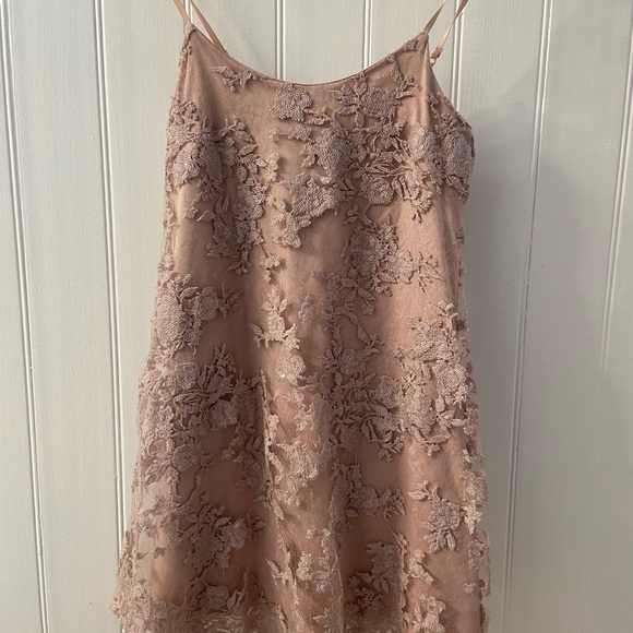 Dress - Picture 3 of 6